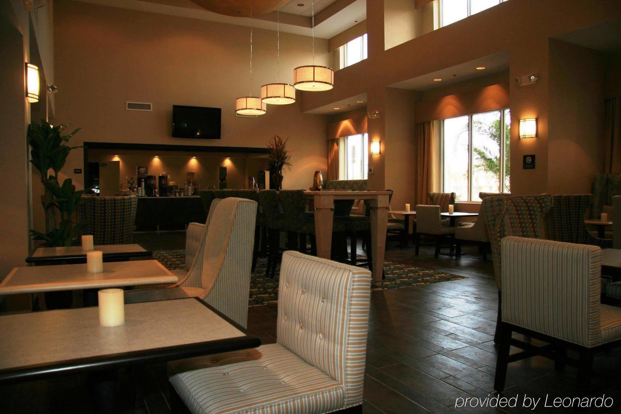Hampton Inn & Suites Brunswick Restoran fotoğraf